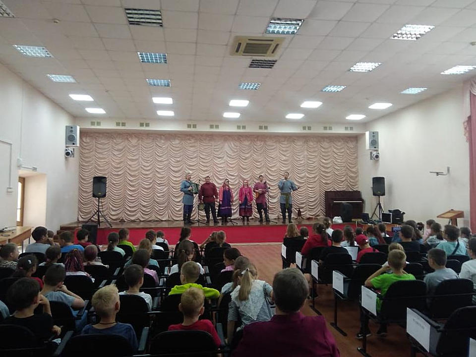 Ансамбль «Миряне» представил «Дискотеку Крутуху» юным пензенцам Ансамбль «Миряне» представил «Дискотеку Крутуху» юным пензенцам